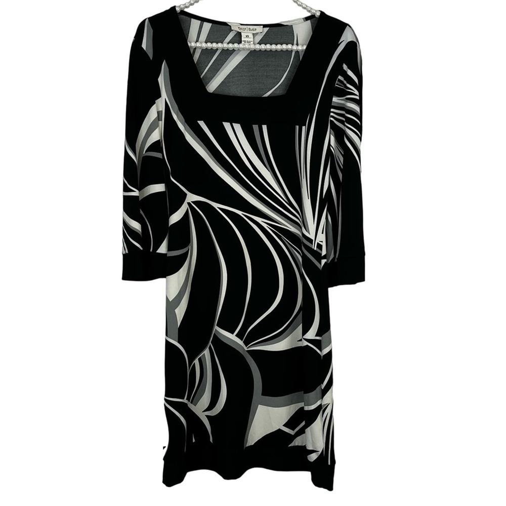 WHBM‎ MIDI DRESS WITH GEOMETRIC DESIGN IN BLACK WHITE AND GREY SZ XS
